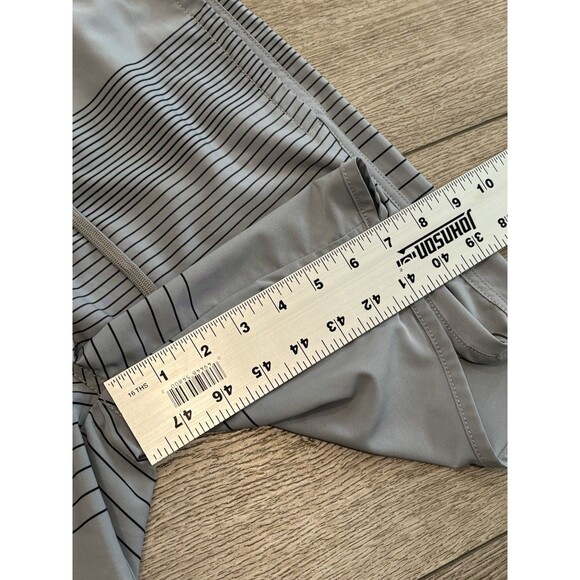 Travis Mathew Swim Trunks Men Small Grey Board Shorts Summer Beach Striped - Picture 5 of 6